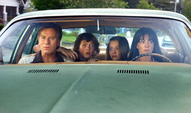 "The End of Oak Street" (2026.) - obitelj Platt protiv kozmičke intervencije / © Warner Bros