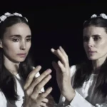 Kate Mara i Rooney Mara u "Bucking Fastard" (2026) © Lena Herzog